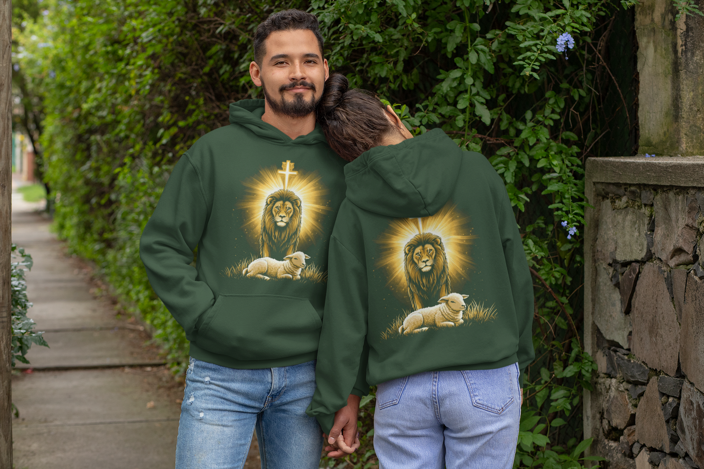The LION & The LAMB Heavy Weight Patriotic Christian Hoodie (S-5XL):  Men's and Women's Gildan 18500